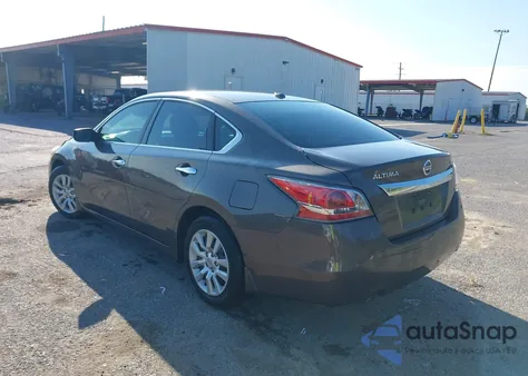 2015 Nissan Altima 2.5 S z USA, uszkodzony, nr VIN 1N4AL3AP9FN354741